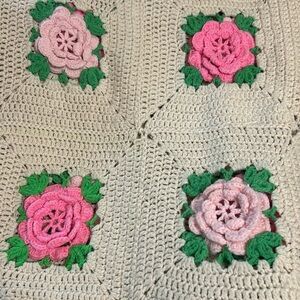 Hand Knitted Throw with Roses size 68x75in